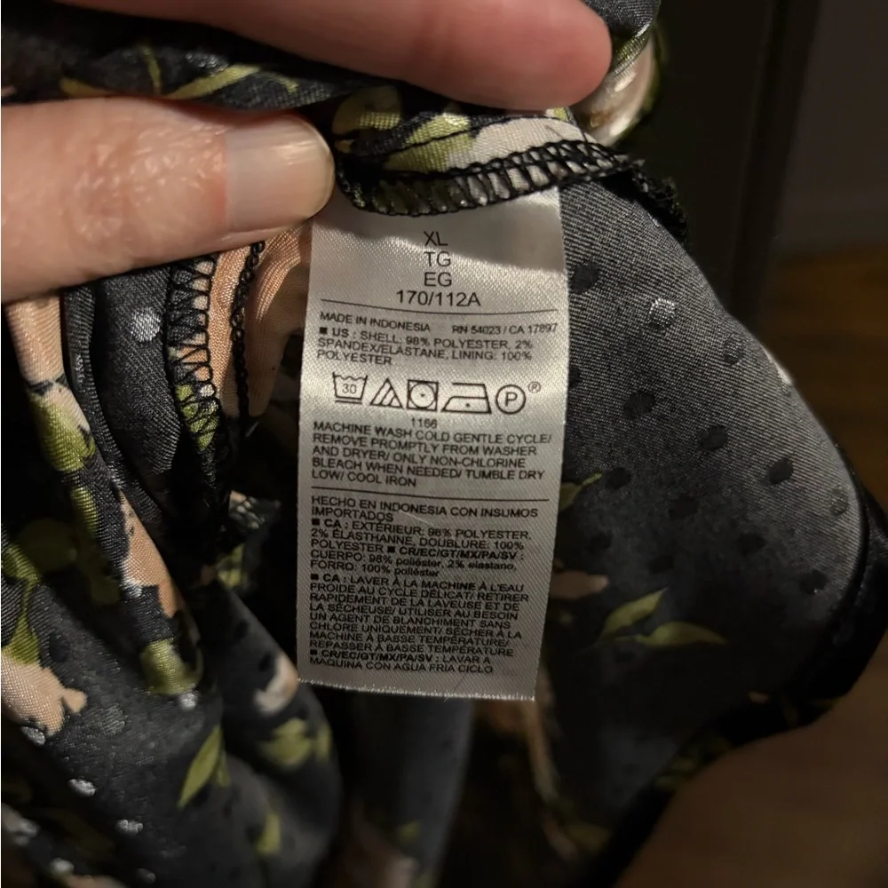 Old Navy Flutter Sleeve Floral Satin Maxi Dress - Picture 4 of 6